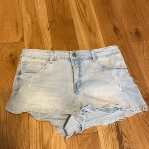 Forever 21 Jean shorts size 27